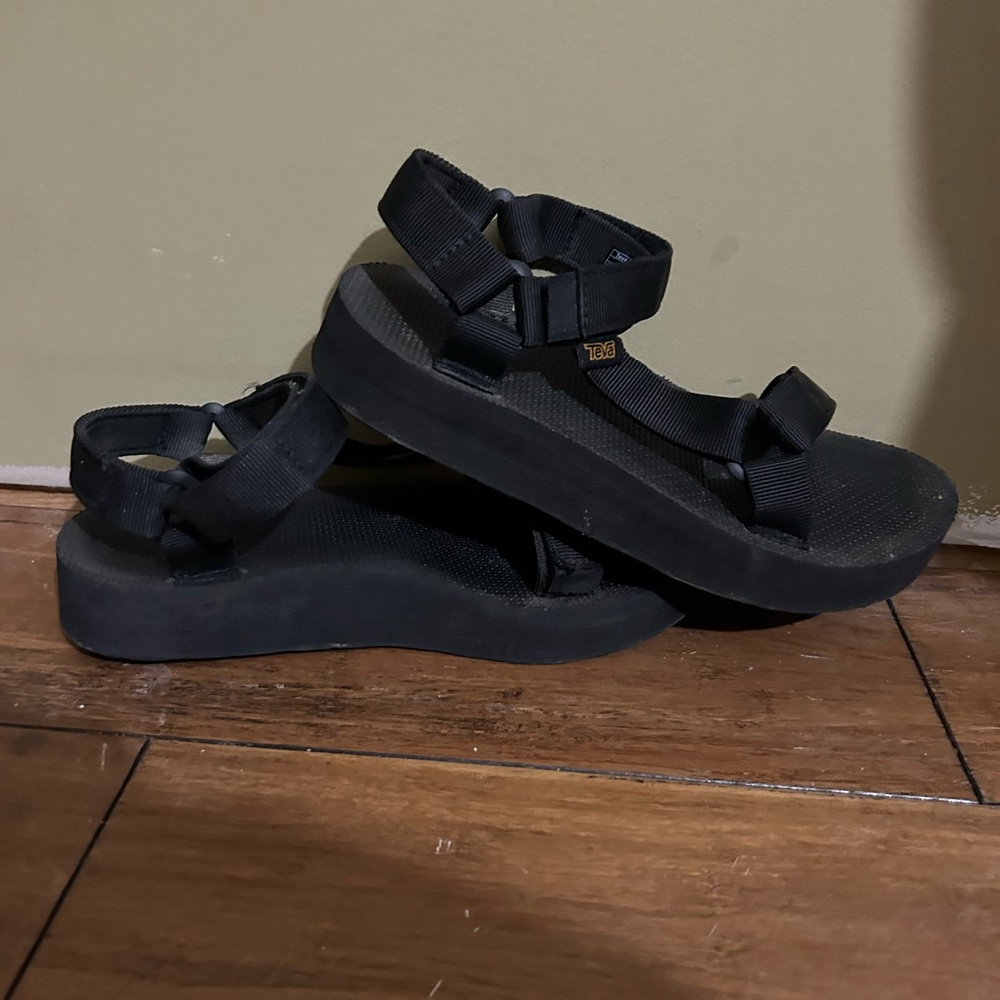Women’s Tevas